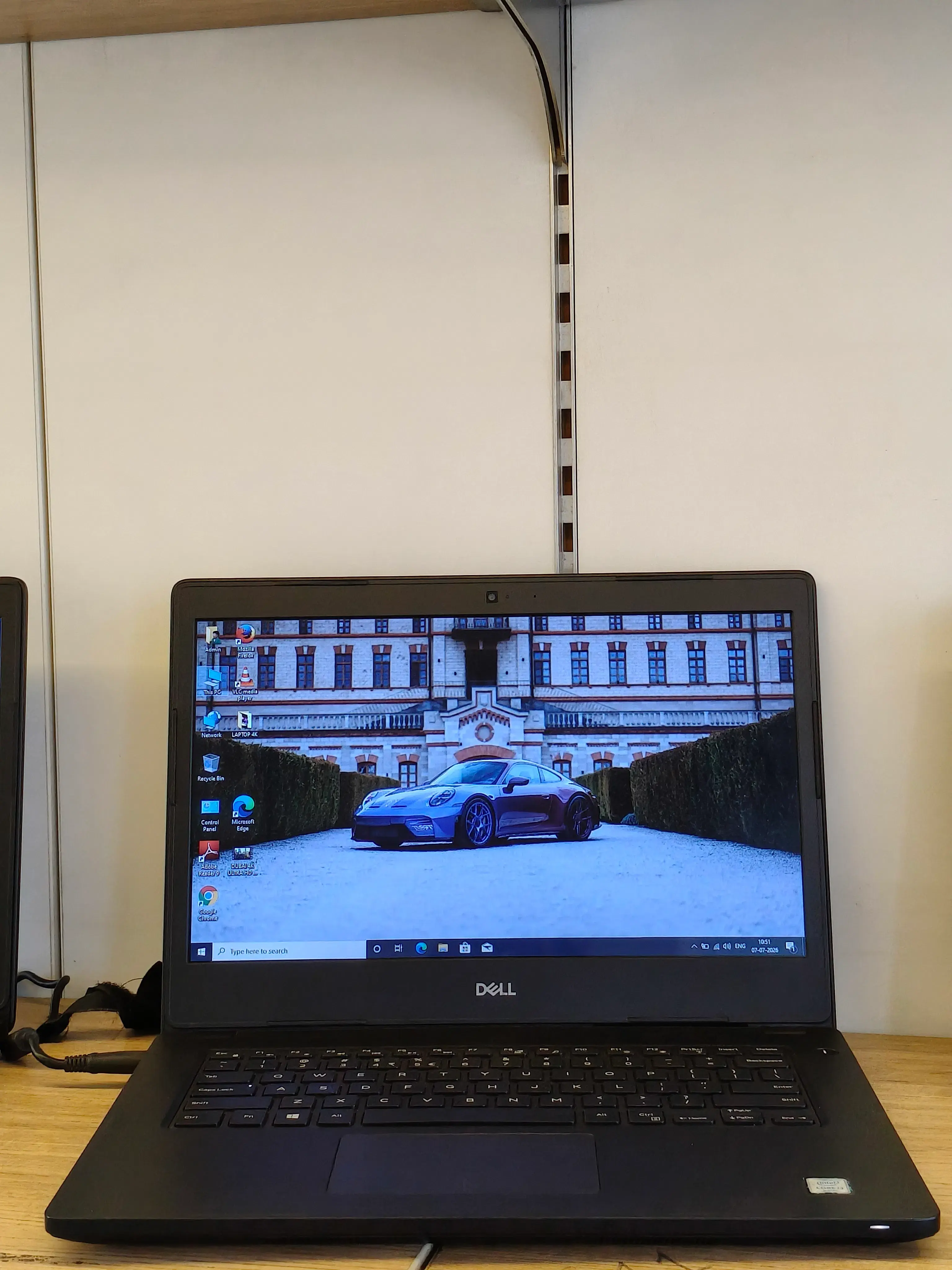 DELL LATITUDE — image 1 of 1